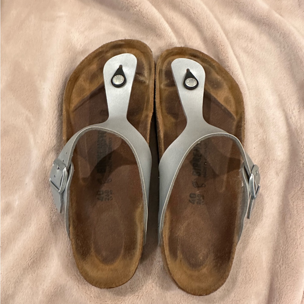 Birkenstock Gizeh sandals Sz 40(9) in Silver